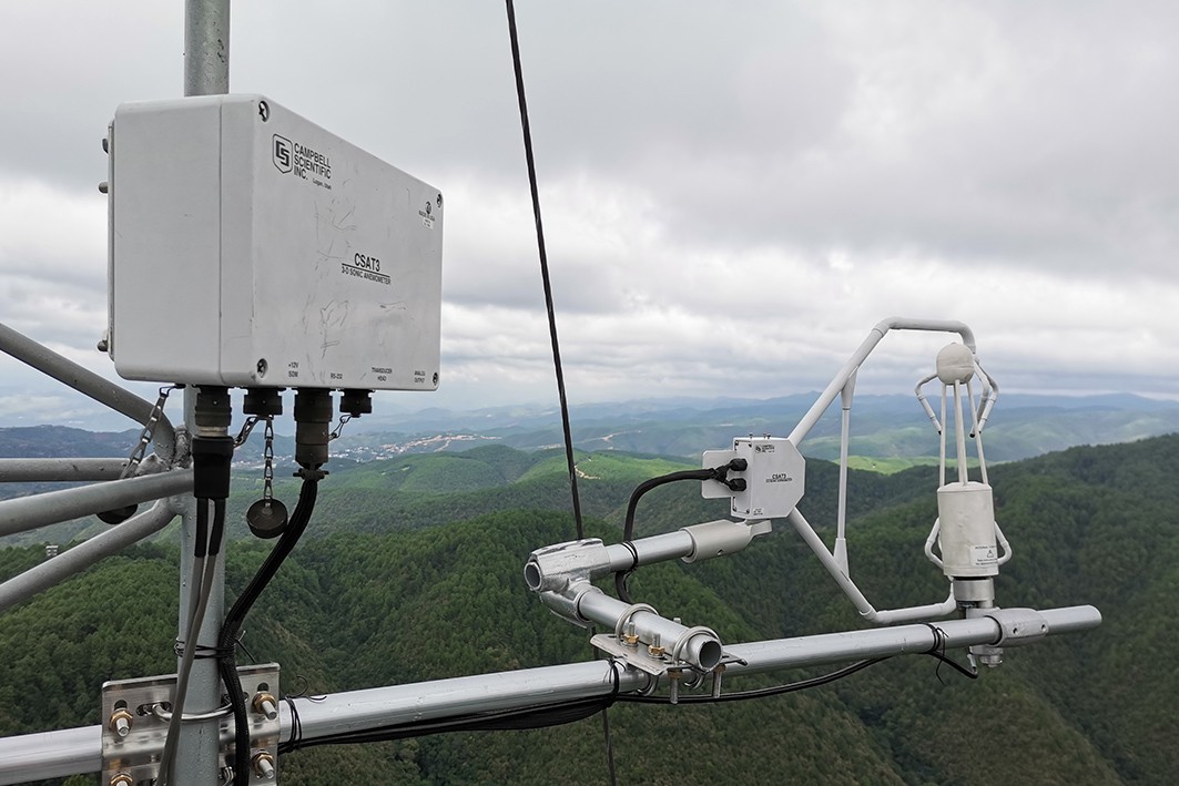 云南建水荒漠生态系统国家定位观测研究站 35米涡动协方差监测 脐橙地土壤生态监测系统